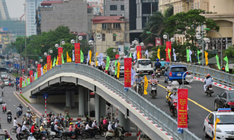 Hà Nội và TP HCM: Cấm xe nhiều đường dịp Tết