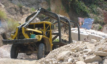 Bình Định: hỗn loạn khai thác khoáng sản