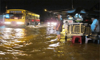 Ngập lụt tại TPHCM do đâu?