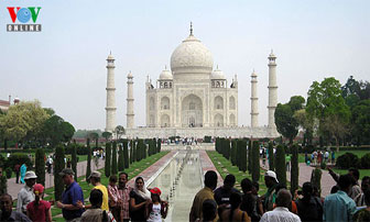 Taj Mahal – ngôi đền của tình yêu bất diệt 