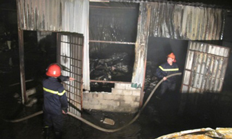 Hà Nội: Cháy rụi gần kho chứa tang vật của công an