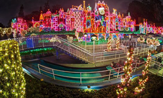 Sắc màu Noel rực rỡ ở Disneyland