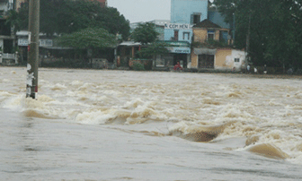 Thừa thiên Huế: Mưa cực lớn ở miền núi, lũ thành phố lên đột ngột