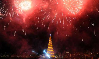 Giáng Sinh tưng bừng trên đường phố Việt Nam và thế giới