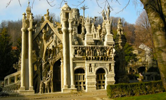 Palais Ideal - Lâu đài kỳ quái nhất thế giới