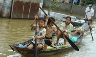 24 người chết và mất tích do mưa lũ miền Trung