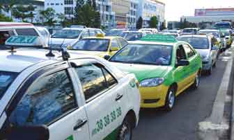 Hà Nội: Cấm taxi giờ cao điểm trong tháng tết, nhiều hãng taxi lo ngại