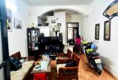Bán nhà ở ngay Đội Cấn, diện tích 40m2, giá 4,4 tỷ