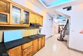 Bán nhà ở ngay Thụy Khuê, Tây Hồ, DT: 43m2, giá 5.3 tỷ