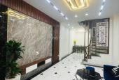 Bán Nhà Đường Cầu Giấy - Ngõ Oto - Nội Thất Long Lanh - 37m- 5 tầng - 7 Tỷ