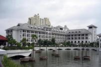 Hà Nội: Khách sạn 5 sao gặp khó