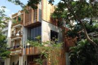 Ngôi nhà ốp gỗ tràn ngập nắng gió tại Sài Gòn