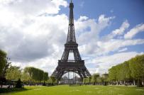 Tháp Eiffel sẽ được bao bọc bởi lớp tường thủy tinh trong suốt