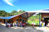 Trường học trong thung lũng với mái dốc độc đáo