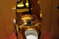 Chiêm ngưỡng chiếc toilet bằng vàng 24k