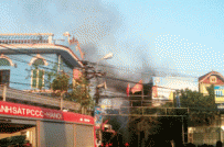 Hà Nội: Cháy cửa hàng gas, 2 mẹ con tử vong