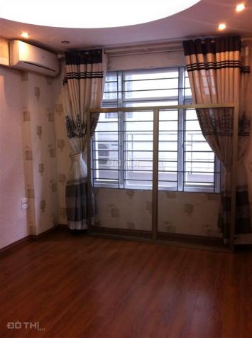 Cho thuê nhà ngõ 279 Đội Cấn, 50m2, xây 5 tầng, mặt tiền 4m, giá 12 triệu/tháng 3427742