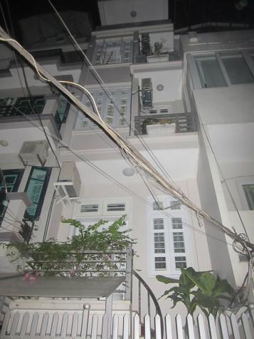 Bán nhà mặt phố Nguyễn Phong Sắc 100m2 x 4 tầng, giá 18 tỷ có TL 6630803