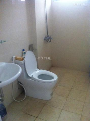 Cho thuê chung cư 18T2 Lê Văn Lương, DT 70m2, đồ cơ bản, L/h: 01643.601.686 6740106