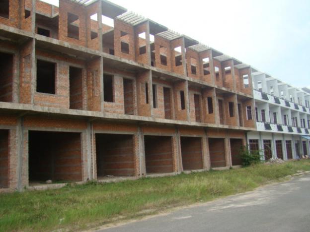 Bán nhà xây thô 1 trệt, 2 lầu tại ngã 5 xã Tân Thành 6987820