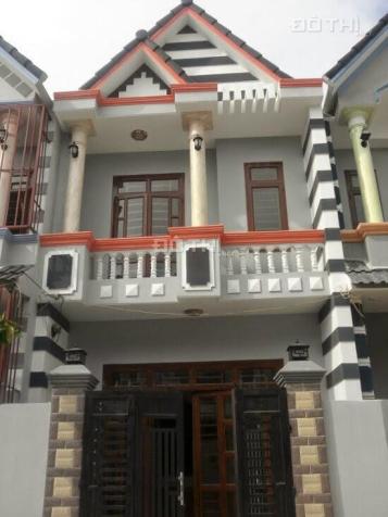 Cần bán nhà đẹp mới xây 4m x 30m sổ hồng riêng giá rẻ gần UBND Hưng Long 6882326