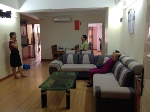 Thuê ngay căn hộ chung cư Sông Đà, Hà Đông, DT 154m2, có nội thất, giá 12tr/th. Lh: 01659745231 7052160