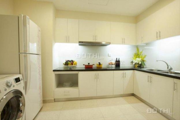 Cho thuê chung cư Royal City tòa R5, DT 106m2, sàn gỗ cao cấp giá chỉ 15 tr/tháng. LH: 0934 555 420 7160694