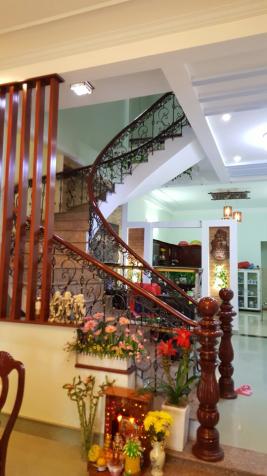 Cần bán nhà đẹp kiểu biệt thự MT Bàu Tràm Trung gần Nguyễn Hữu Thọ 7394983