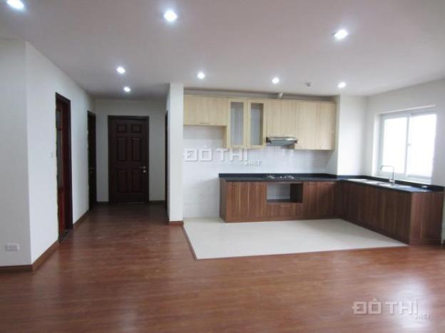 Cần cho thuê căn hộ tại Ngọc Khánh Plaza 115m2, 2 PN, đồ cơ bản. Giá: 12 tr/tháng 7410852