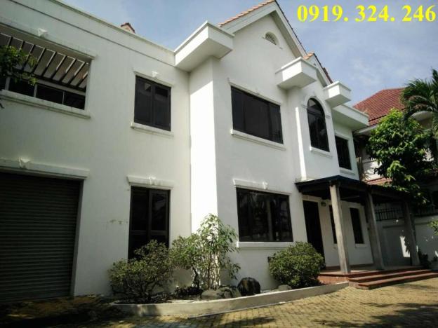 Cho thuê villa nguyên căn sân vườn hồ bơi đường Trần Não, quận 2 7662053