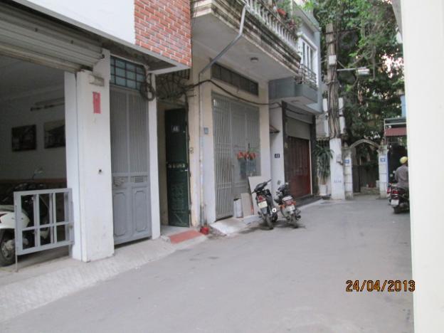 Cho thuê nhà 4 tầng Hoàng Quốc Việt, ưu tiên làm văn phòng 7610874