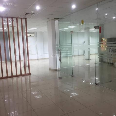 Cho thuê văn phòng, căn hộ cao cấp 60m2 - 260m2 khu sân bay, mặt tiền tầng trệt 260m2 trống suốt 7591436