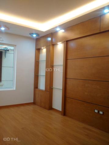 Bán nhà Hoa Bằng, Cầu Giấy, diện tích 50m2, 5 tầng xây mới, ô tô vào nhà. Giá 6.8 tỷ 7613794