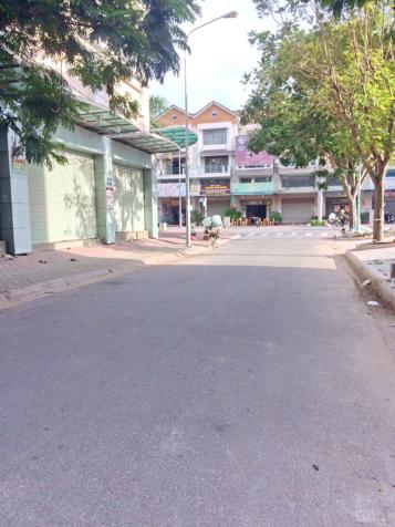 Bán nhà đẹp mới xây mặt tiền đường KDC Nam Long, P. Phú Thuận, Quận 7 7784472