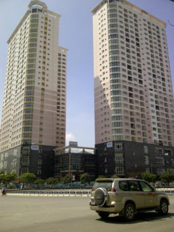 Bán chung cư 98 m2, 2 PN tòa 28 tầng Làng Quốc Tế Thăng Long, Tháp Đông 3,55 tỷ, LH: 0904.760.444 7927059