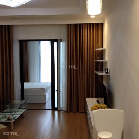 Cho thuê CHCC Royal City, 1 PN, đủ đồ xịn, nhà đẹp dt 55m2, view quảng trường. Lh 0981993455 7824448