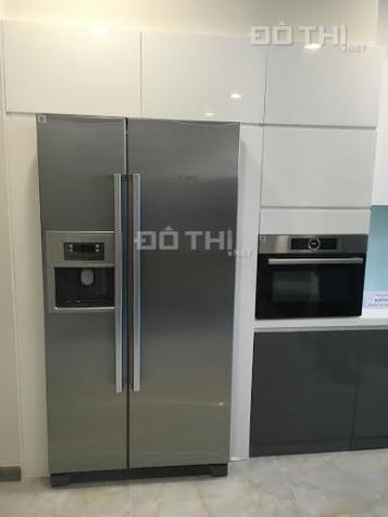 Bán nhà mặt tiền đường Nguyễn Trọng Tuyển, Q.PN, diện tích: 10m x 30m, vị trí đẹp, giá rẻ: 31 tỷ 7836951