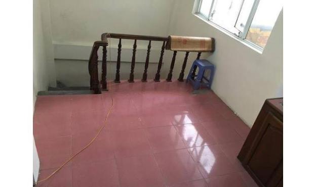 Cho thuê nhà sát mặt phố Nguyễn Khuyến, DT 20m2, 5,5 tầng 7950842