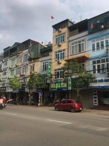 Bán nhà mặt phố Trần Quốc Hoàn, 18m2, 4T, MT 3.2m, 5.8 tỷ 7974616