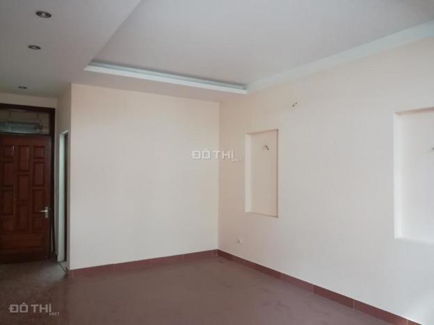 Cho thuê nhà mặt phố Mai Dịch, 50m2 x 5 tầng MT 8m vị trí đắc địa, giá tốt 7967638