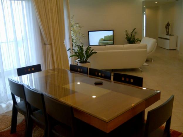 Cho thuê CHCC Golden Westlake, DT 179m2, 3PN view trọn Hồ Tây cực đẹp (ảnh thật). Lh 0981993455 8231247