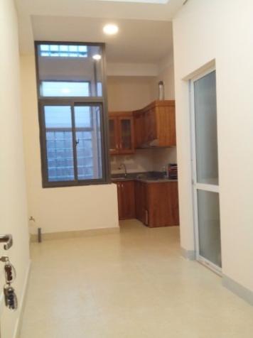 Chính chủ cho thuê căn hộ chung cư đẹp ngay gần ngã 6 Ô Chợ Dừa, mặt đường Đê La Thành 8245168