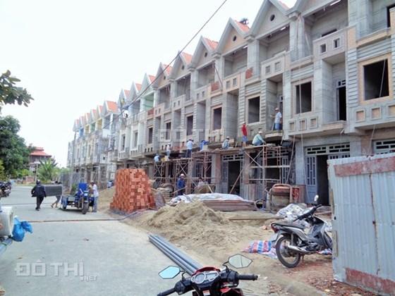 Bán 2 căn nhà phố Lê Văn Lương, Nhơn Đức. Đường 8m, 1 trệt, 2 lầu, giá chỉ 1.7 tỷ 8370696