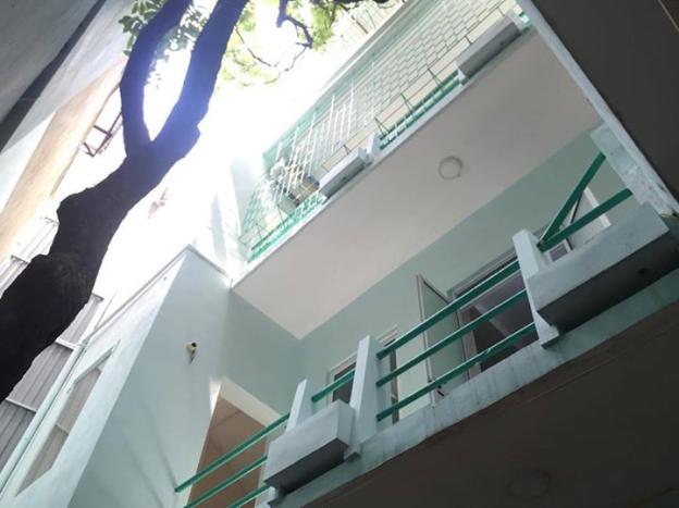 Cho thuê nhà mặt phố Nguyễn Khuyến, DT 135m2 x 3,5 tầng, MT 4m 8452731