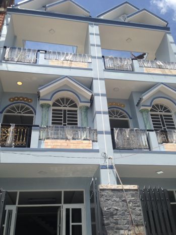Bán nhà 2 lầu 3 phòng ngủ đường Tô Ngọc Vân, liền kề Gò Vấp, giá 650tr 9675981
