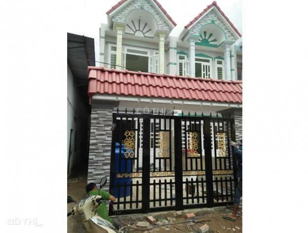 Nhà mới xây 100%, thiết kế 2 lầu 1 trệt, xây kiên cố ngay trung tâm Thuận An, DT: 76m2 giá 720tr 8475378