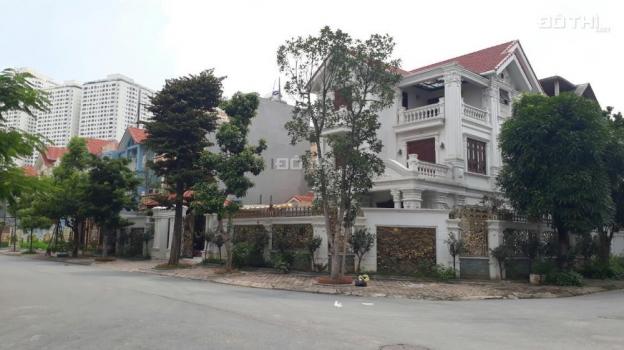 Chính chủ bán biệt thự Linh Đàm, DT 210m2 x 3.5 tầng, đã hoàn thiện, giá 24 tỷ 8500201