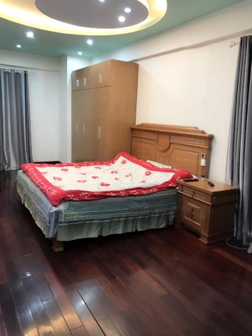 Cho thuê căn hộ 71 Nguyễn Chí Thanh, 130m2, 2 phòng ngủ, đủ đồ, 17tr/tháng 8738583