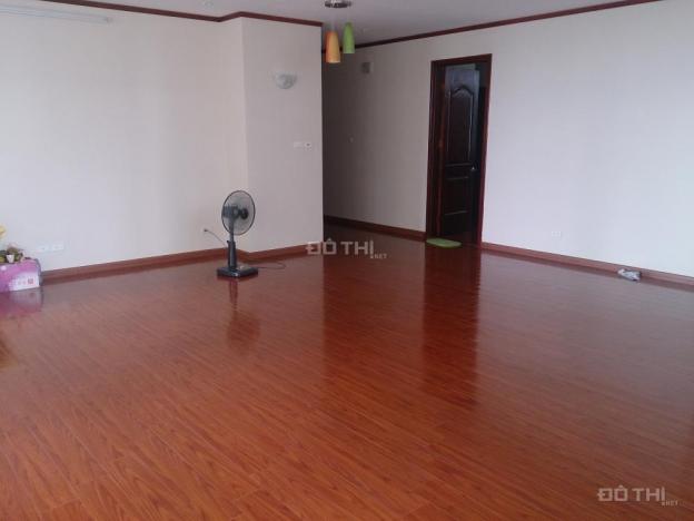Cho thuê căn hộ chung cư Vimeco Nguyễn Chánh 146m2, 3 PN, đồ cơ bản 13 triệu/th. 0916.24.26.28 8493861