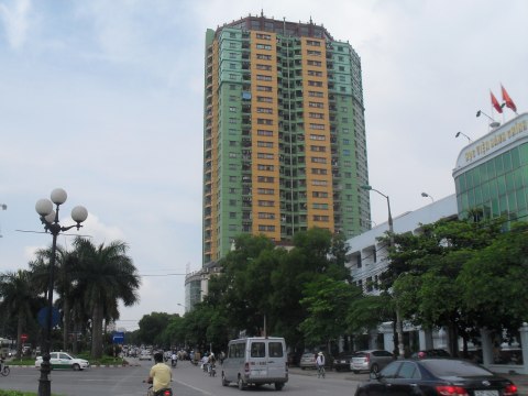 Bán khách sạn Nguyễn Chí Thanh, quận Đống Đa, 100m2x7 tầng, thang máy, ô tô đỗ cửa 8737648